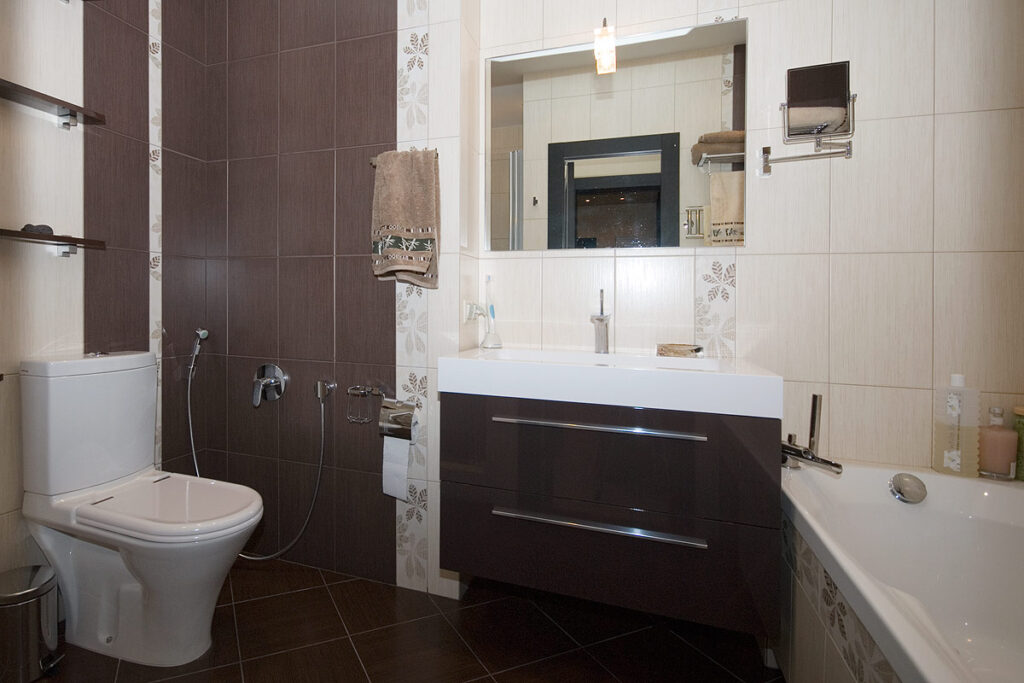 ремонт и отделка ванной в квартире Алексея — комната 8 м2 фото